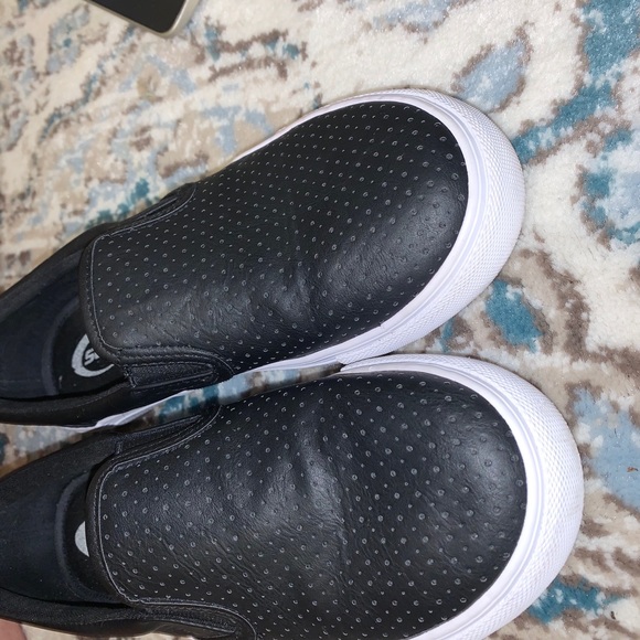 COPY - black slip ons 👟 - Picture 3 of 5